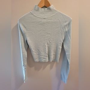 🌹 2 for $15. Ardene women's mock neck crop sweater. Size large.